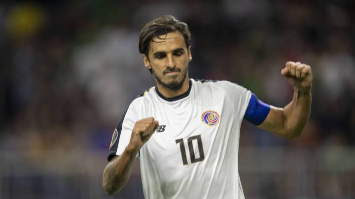 El futbolista costarricense hizo oficial su salida a través de las redes sociales y se espera que pronto pueda definirse su futuro en las canchas.