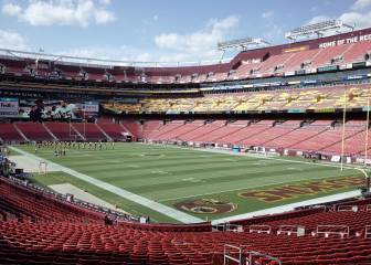 Dan Snyder firma a nuevo ejecutivo en Washington