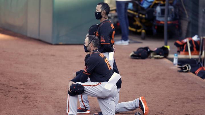 Protesta de Gabe Kapler en partido de los Giants
