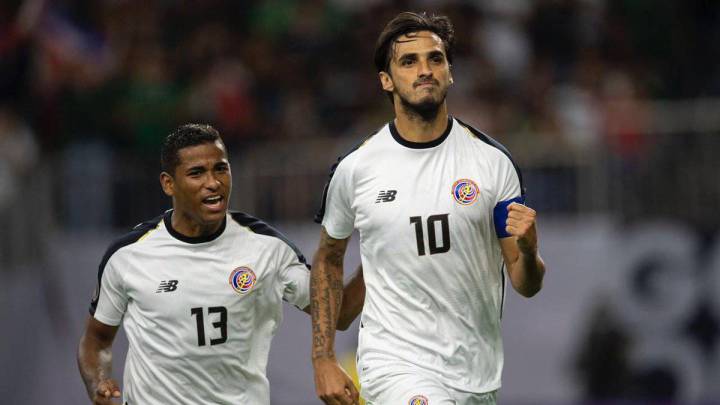 El futbolista costarricense ha vuelto a la liga de su país después de un ciclo de pesadilla con el Santos de Brasil, dirigido por Jorge Sampaoli.