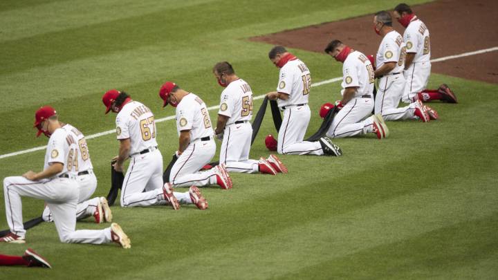 Nationals arrodillados