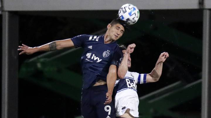Alan Pulido y Kansas City califican a cuartos de final en el MLS is Back