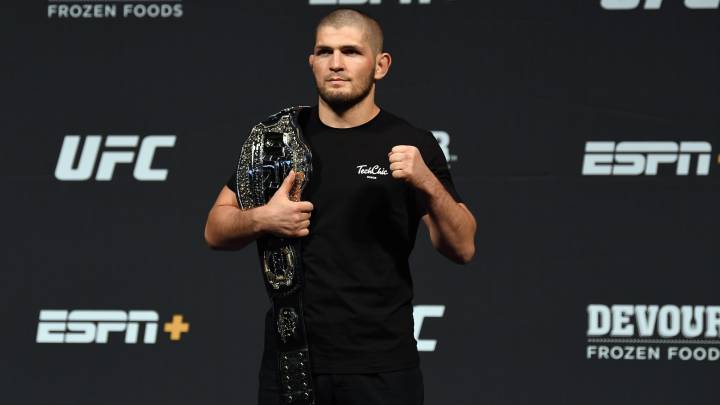 Khabib vuelve a entrenar tras el fallecimiento de su padre