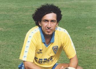 Hace 38 años el 'Mágico' firmó su contrato con el Cádiz