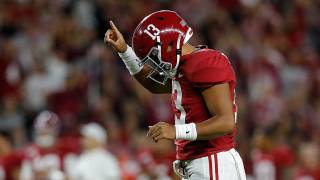Tua Tagovailoa con Alabama