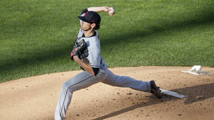 Shane Bieber con los Indians