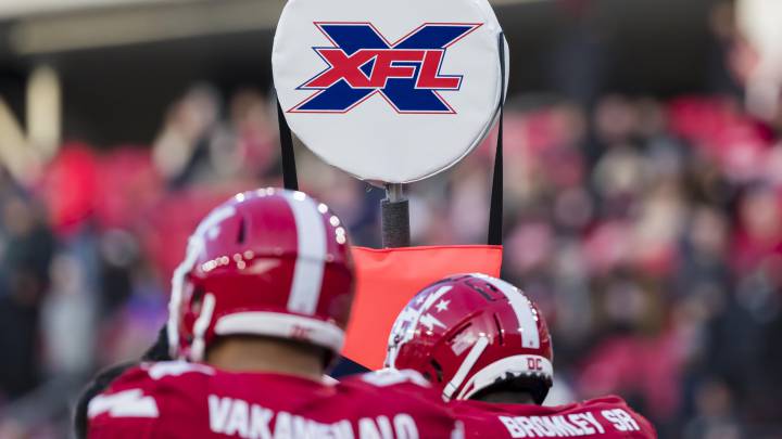 Logo de la XFL en partido de la liga