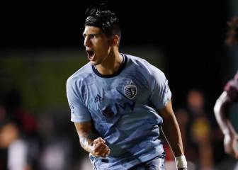 Alan Pulido, feliz por jugar en casa y cerca de su afición
