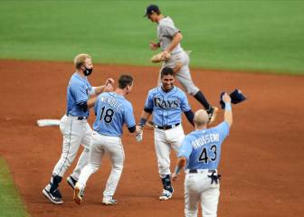 Con voltereta, Rays se llevan la serie contra Yankees