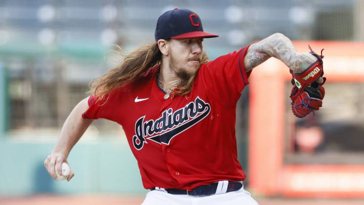 Mike Clevinger con los Indians