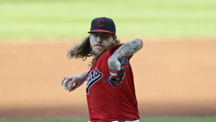 Mike Clevinger con los Indians