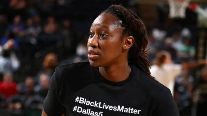 Este miércoles fue un día histórico para el deporte en USA y en la rama femenina jugadoras de la WNBA decidieron portar playeras en alusión a Jacob Blake.