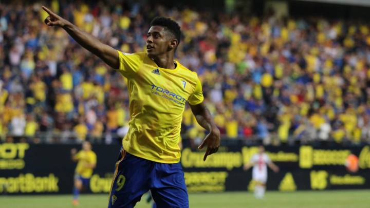 Choco Lozano hizo su aparición en pretemporada de Cádiz