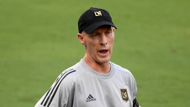 Bob Bradley: "Para ser un equipo superior, hay que pasar los momentos difíciles"