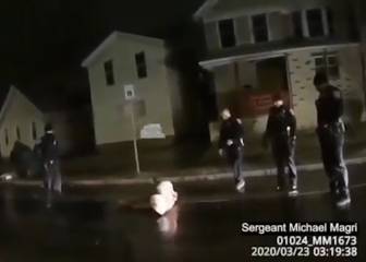 Más violencia policial en USA: Lo dejan desnudo y lo asfixian