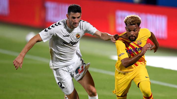 ¡Era un golazo! Anulan gol de De la Fuente con el Barcelona