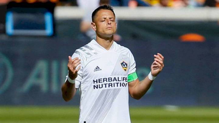El mediocampista mexicano compartió en redes sociales una imagen junto a su compatriota en el vuelo previo a enfrentar a San José Earthquakes.