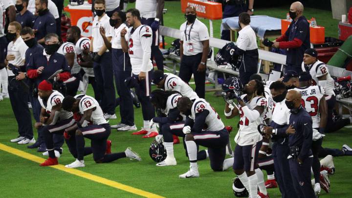 Houston Texans se arrodillan durante el himno nacional