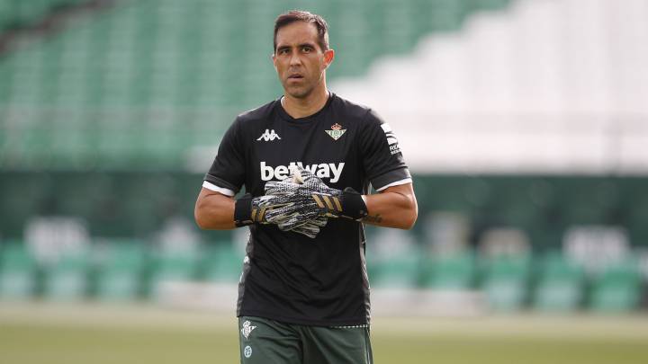 Claudio Bravo buscaría hacer su retiro del fútbol en la MLS