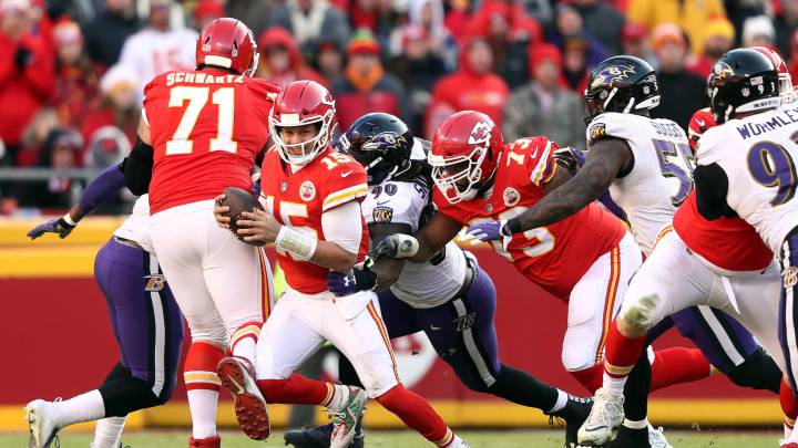 Patrick Mahomes contra los Ravens