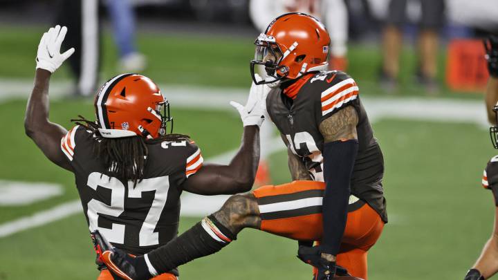 Odell Beckham Jr. y Kareem Hunt