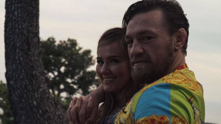 ¡McGregor deja entrever que ya se ha casado con Dee Devlin!