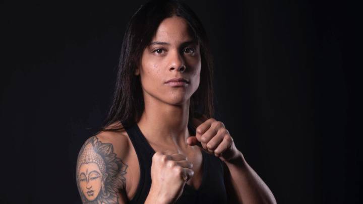 Emily Mota, luchadora brasileña peleará por el cinturón atomweight