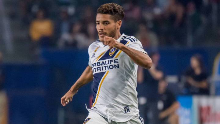 Ante el llamado de la Selección Mexicana, el mediocampista azteca tendría que reportar, pero en LA Galaxy desean que se quede con ellos.