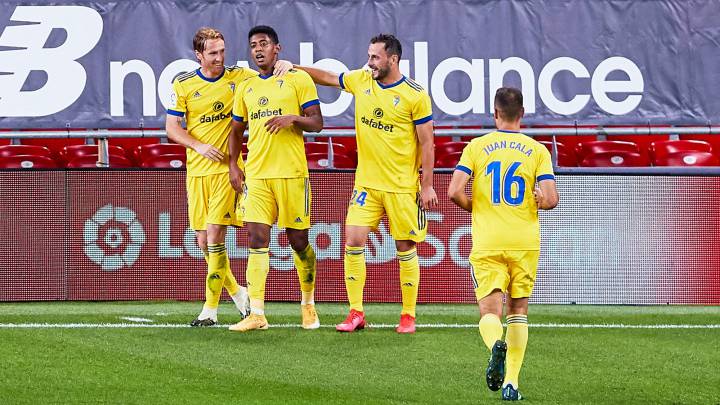 Choco Lozano es titular con el Cádiz por primera vez en la temporada