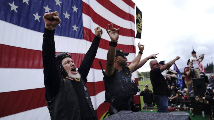 ¿Quiénes son los Proud Boys, el grupo al que Trump apoyaba y que ahora condena?