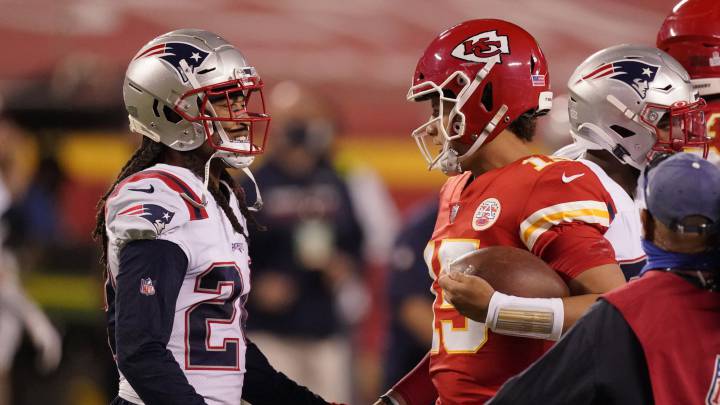 Patrick Mahomes y Stephon Gilmore