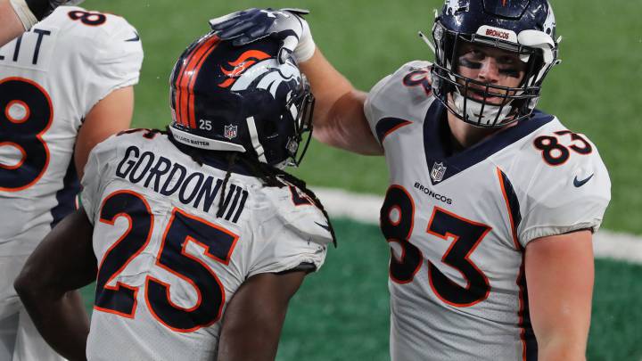 Jugadores de los Broncos se molestan por aplazamiento de juego ante Patriots