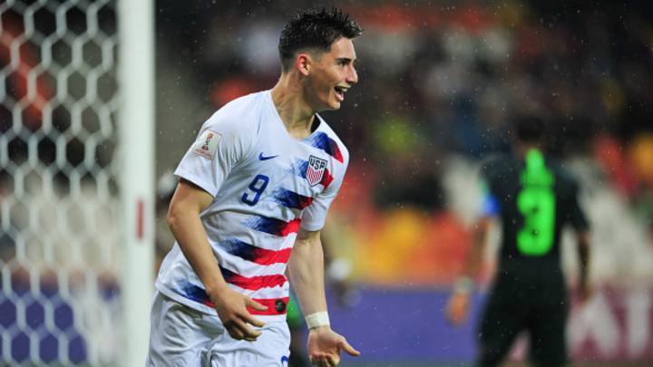 Taylor Booth le pide a Sebastian Soto jugar para USA y no para Chile