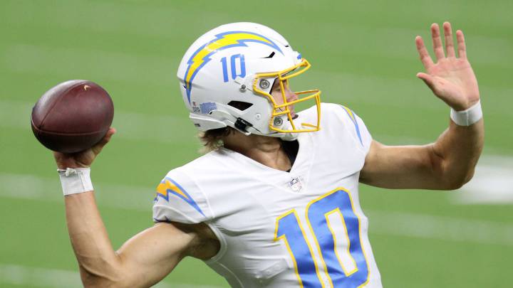 El novato Justin Herbert hace historia en el MNF