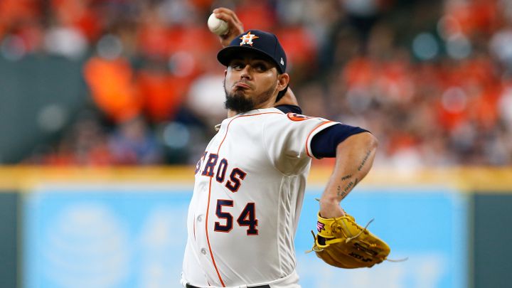 Roberto Osuna con los Astros