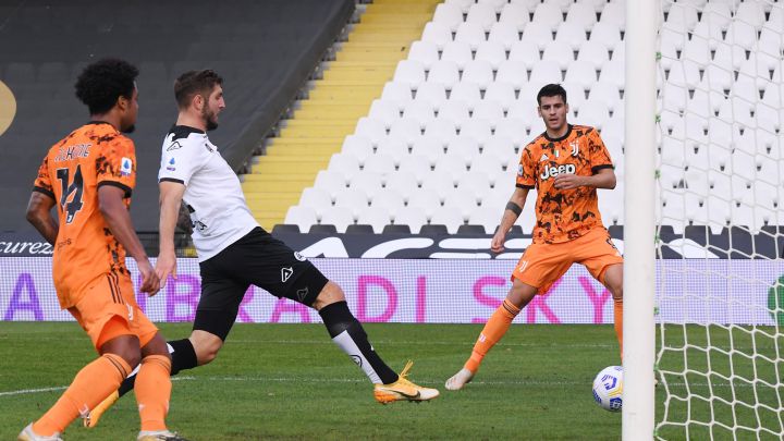 Weston McKennie da su primera asistencia con la Juventus