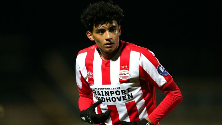 Richard Ledezma debutó con asistencia Holanda con el PSV
