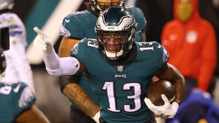 Travis Fulgham con los Eagles