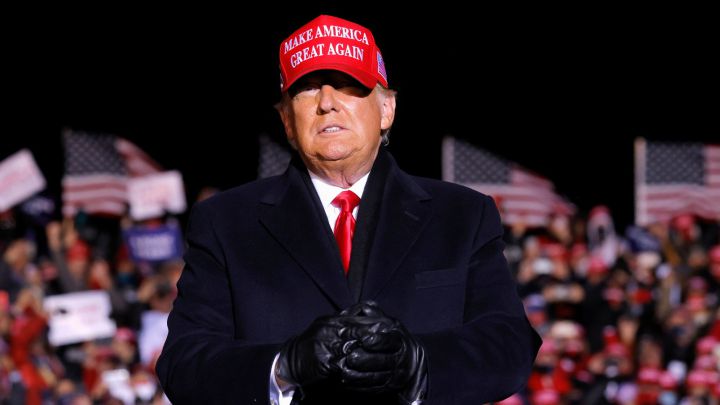 Donald Trump vuelve a criticar a Lebron James en cierre de campaña