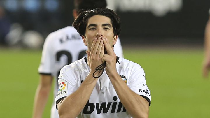 Con un hat-trick de Carlos Soler, Valencia se impuso con autoridad en su casa ante un Madrid que deseará enterrar en el olvido este partido.