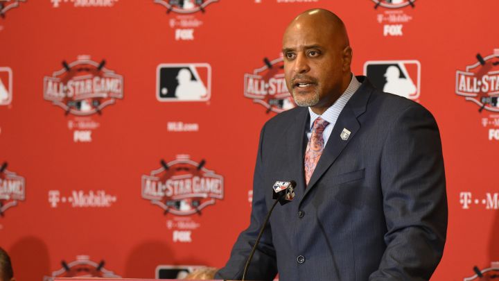 Tony Clark en conferencia de prensa
