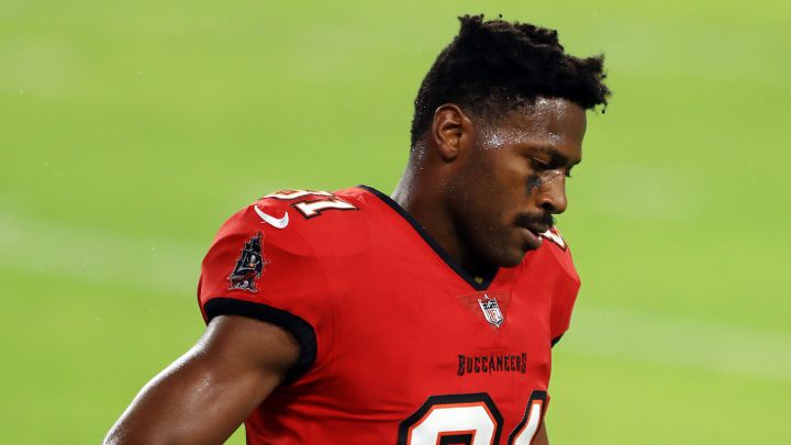 Antonio Brown con los Buccaneers