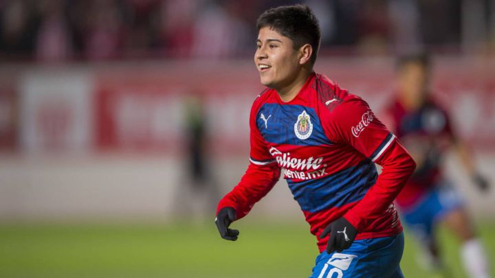 El futbolista que en su momento fuera considerado como la nueva joya de Chivas parece tener su futuro fuera del Rebaño y la MLS sería una opción.