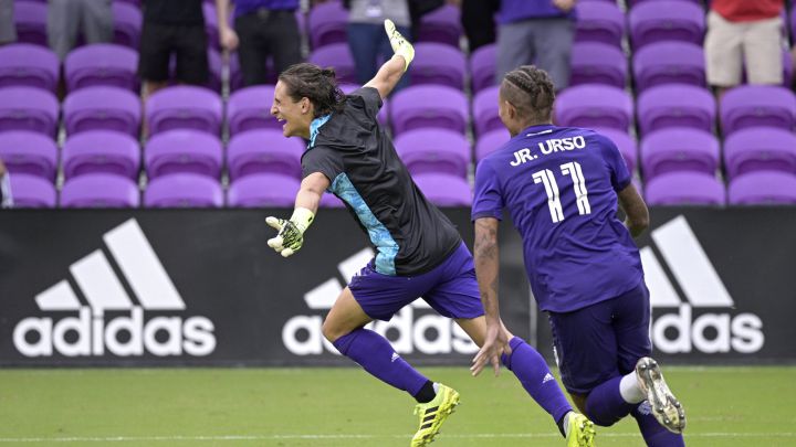 El defensor argentino se vistió de héroe en la tanda de penaltis ante New York City FC y le dio el pase a la siguiente ronda a Orlando City.