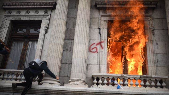 Incendio Congreso Guatemala: ¿Por qué lo han asaltado y quemado?