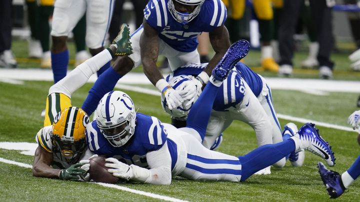 Balón suelto de Marquez Valdes-Scantling contra los Colts