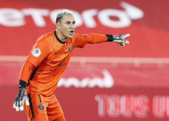 Keylor Navas da lecciones de básquetbol en el PSG