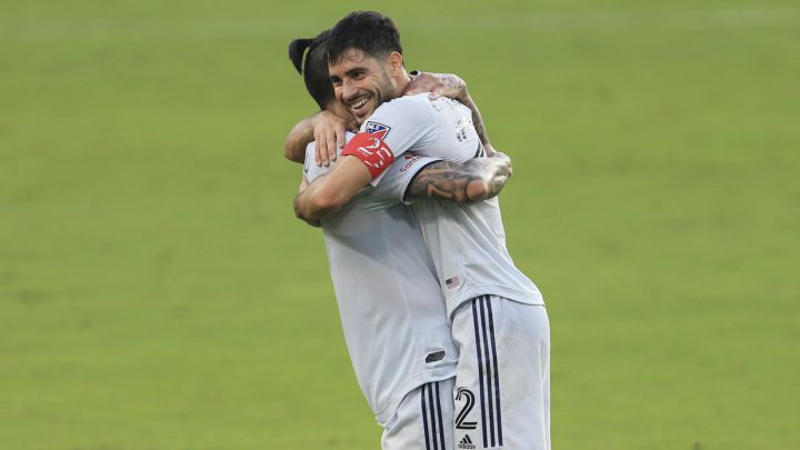 Revive la jugada de ensueño entre Carles Gil y Gustavo Bou que le dio el pase a New Engand