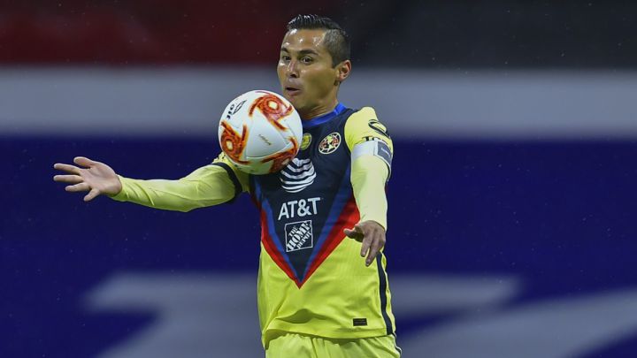 De acuerdo con información de ESPN, el experimentado lateral mexicano tendría sus días contados en el club y se alista para jugar en USA.