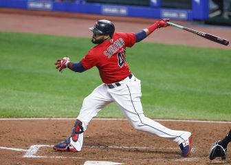 Reporte: Carlos Santana se une a la realeza de KC